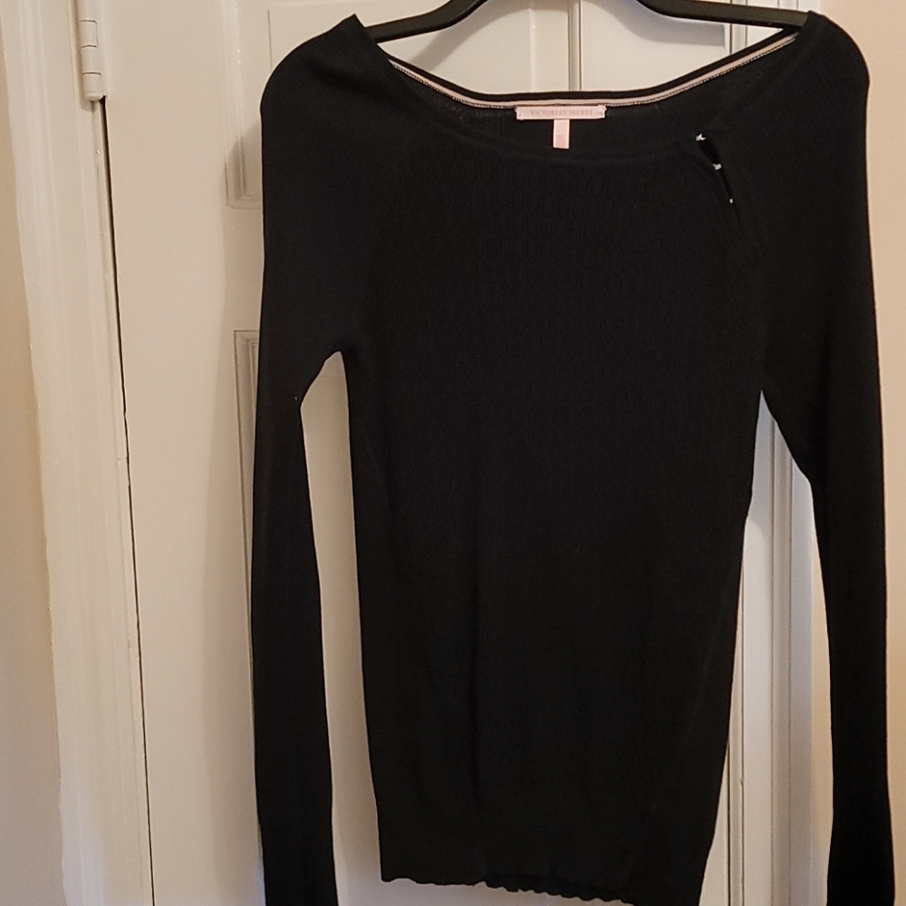Iight weight sweater